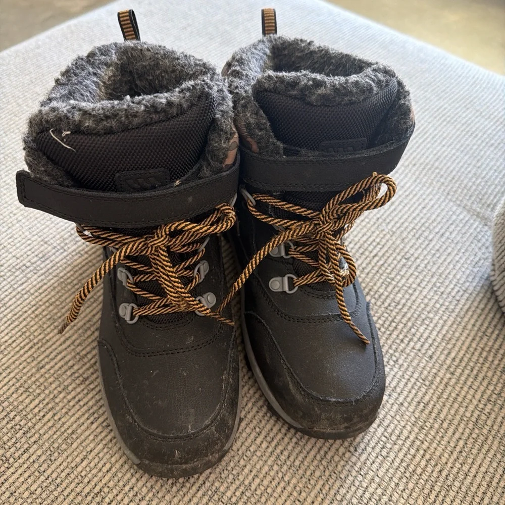 Thermolite Ecomade Kids Black Brown Camouflage Hiking Boots lace up with Velcro
